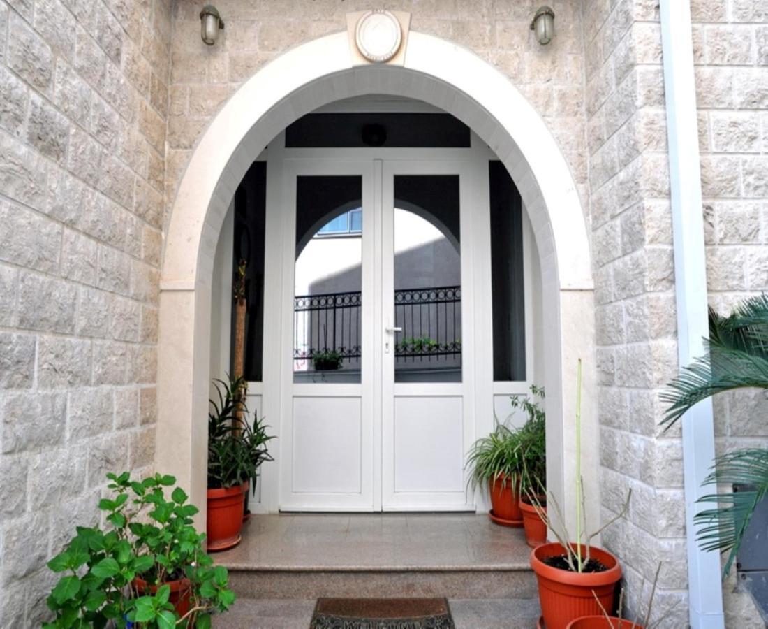 Apartments Franicevic Petrovac Quarto foto